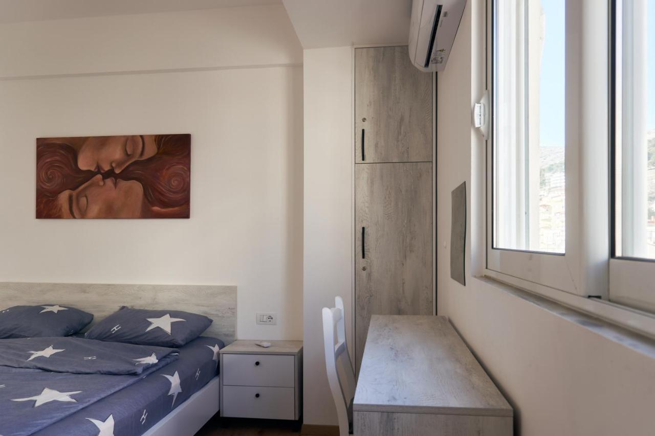 Central Beach Apartment Sarande Luaran gambar